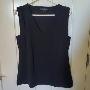 Banana Republic Sleeveless V-Neck Top Size S